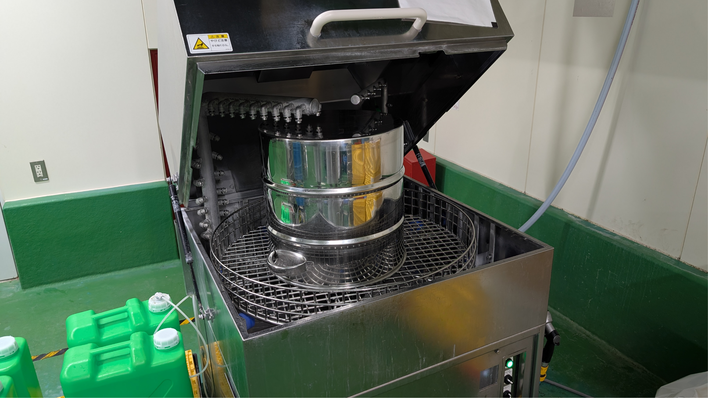 特注容器と洗浄機