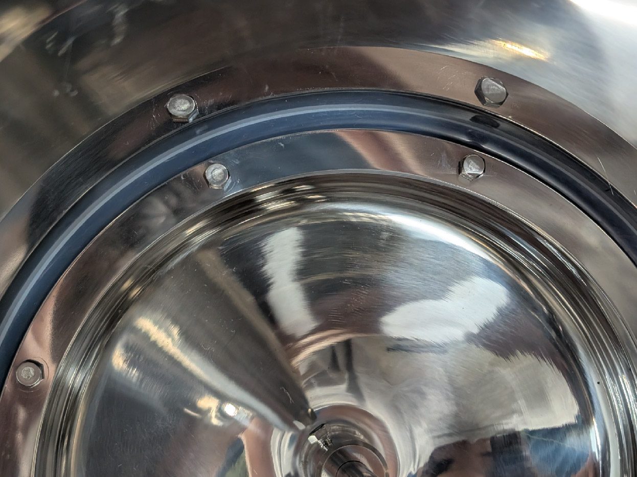 落とし蓋をタンクにセットした状態