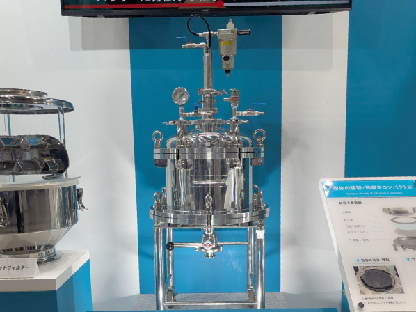 攪拌機付加圧ろ過容器