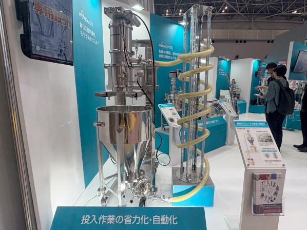 空気輸送機とホッパータンク