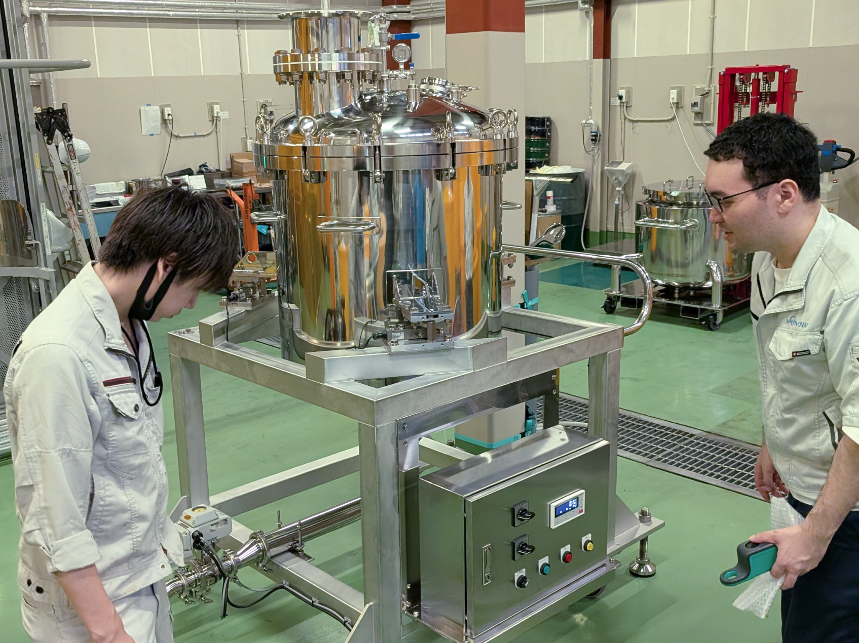 【お客様の声】1日何千回の手作業での柄杓充填から脱却！重労働から解放され、並行作業で効率も飛躍的向上