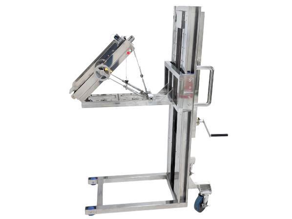 【採用事例】ステンレス製 無菌搬送リフター（アイソレータ接続対応）